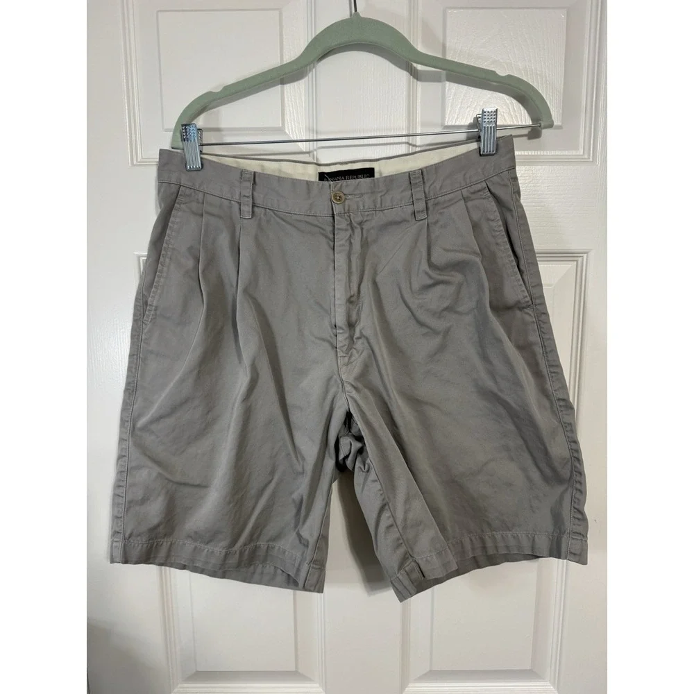 Banana Republic Men's Khaki‎ Chino Shorts Size 33 Flat Front Casual 100% Cotton